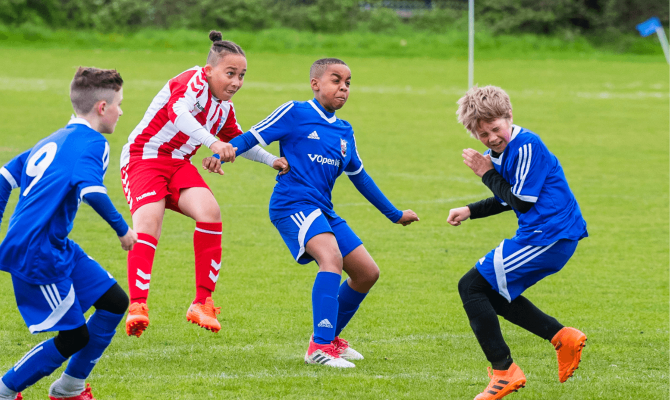 douglas eyre sports centre - kids playing