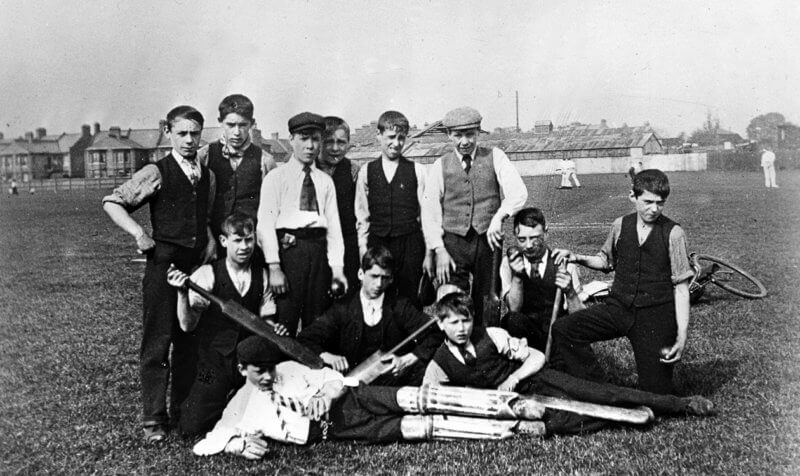 Old black and white cricket team image - history