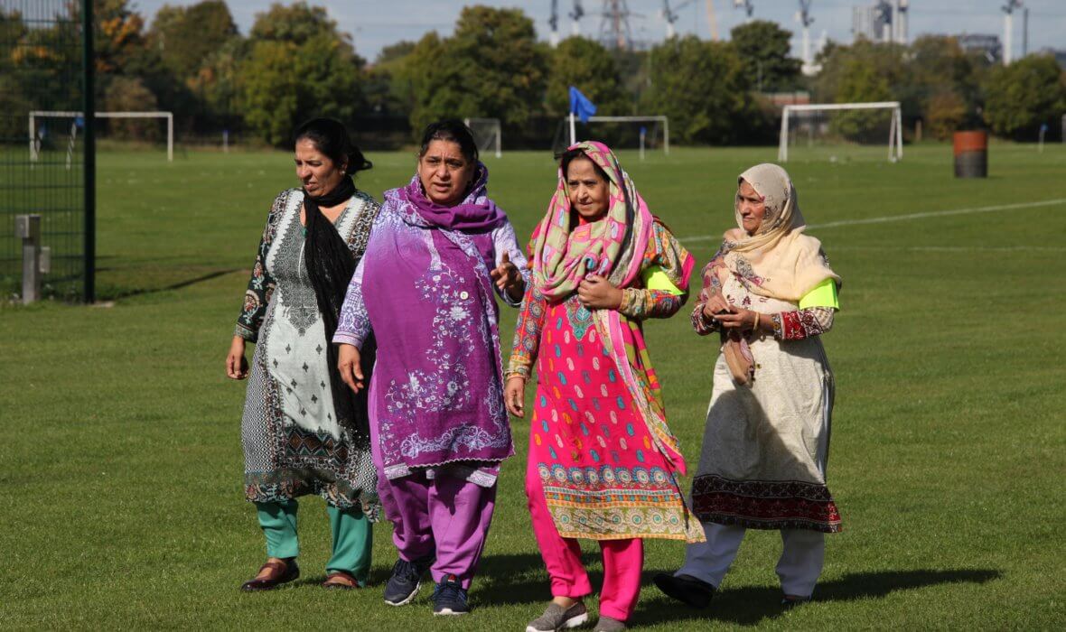 Women in Saris - Green Hearts Project